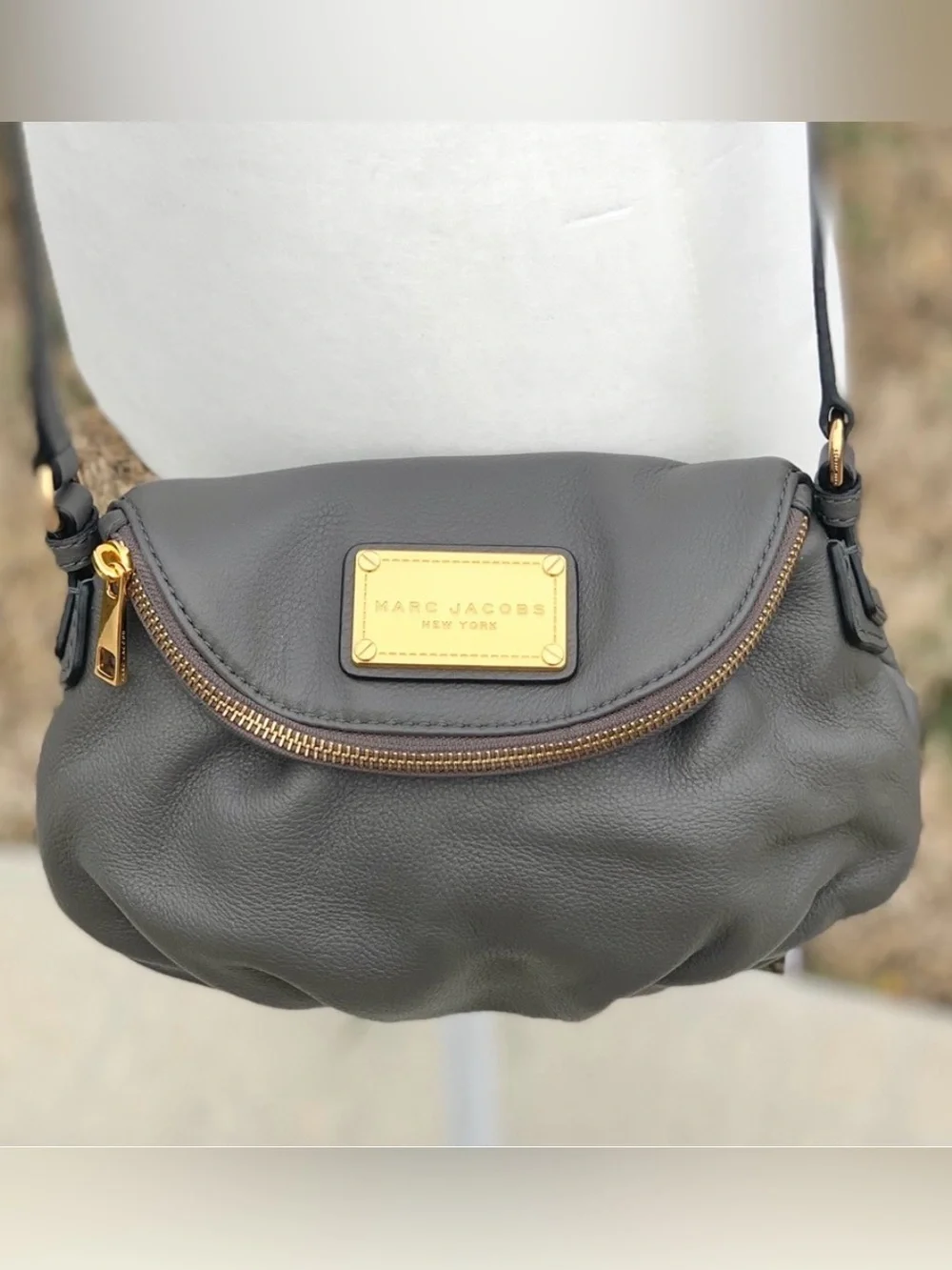 MARC JACOBS Natasha Gray Pebbled Leather Slouchy Dual Compartment Crossbody Bag